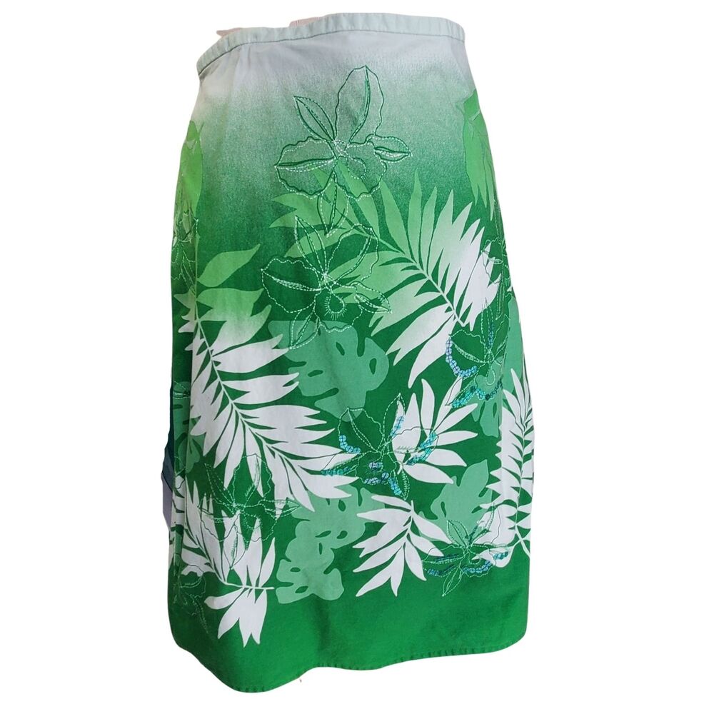 Green and White Skirt Size 18 Aloha Print with Sequins